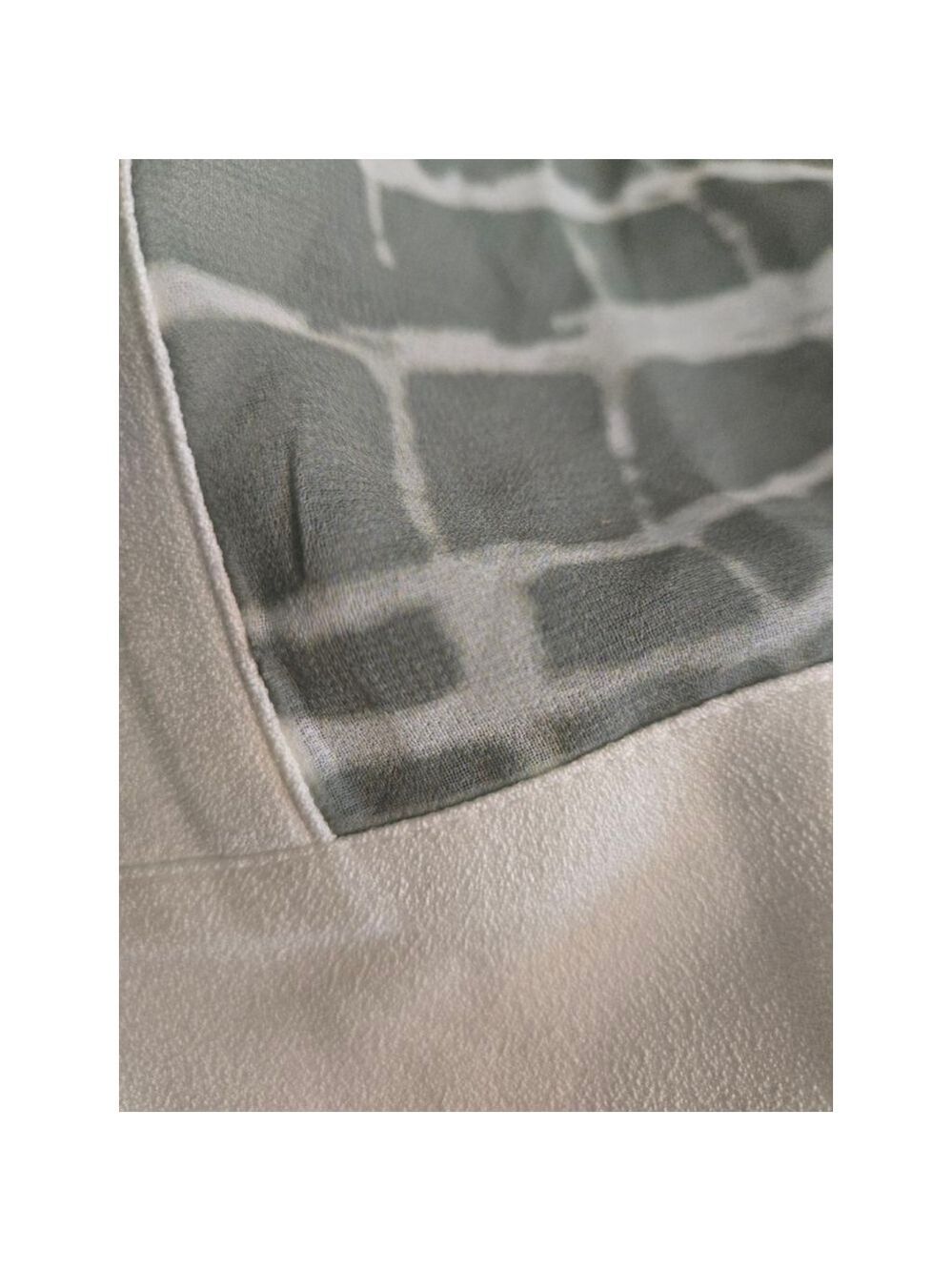 Wynne Layers Gray White Abstract Tunic Top 1X - Picture 11 of 12